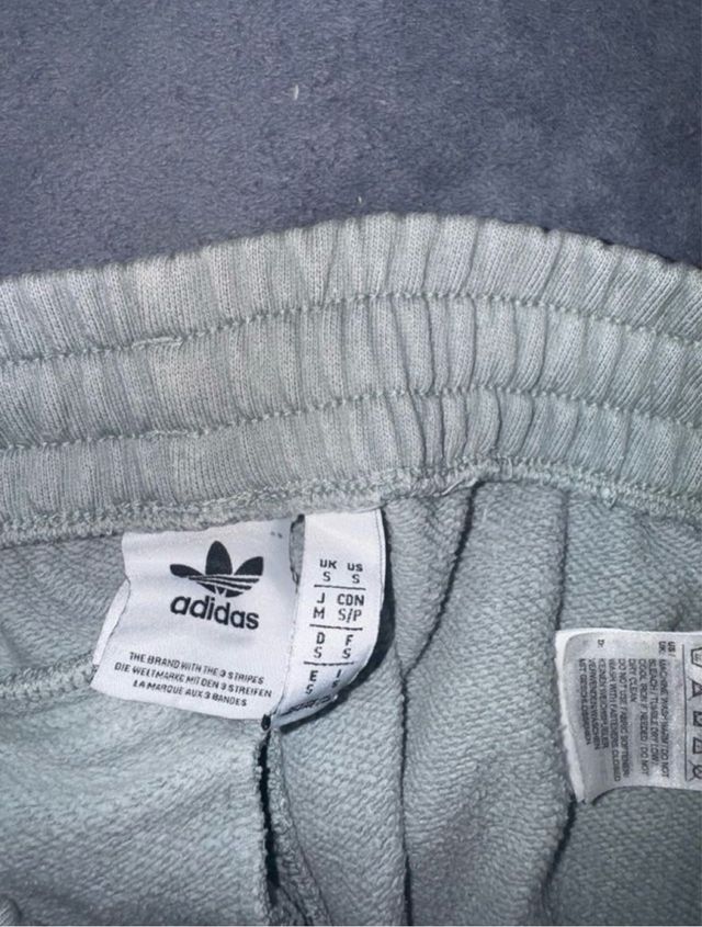 Pantalón corto Adidas verde