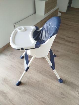 Trona de bebé con bandeja extraíble