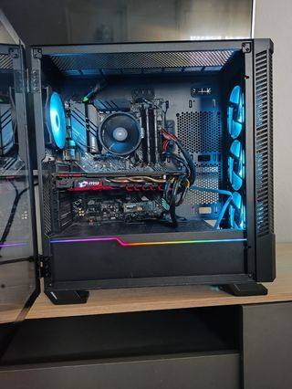 PC Gaming MSI con RGB