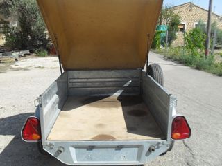 Remolque cerrado con tapa de fibra