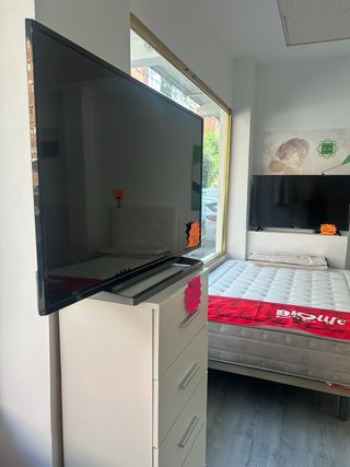 Televisión Toshiba 43 Nueva 250 euros