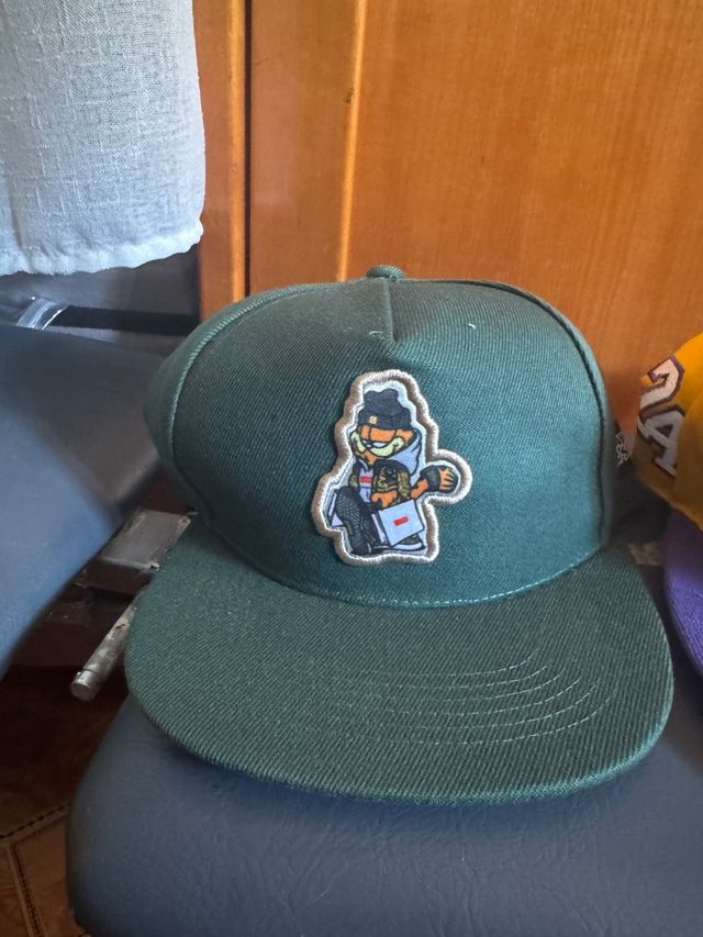 Gorra verde Garfield