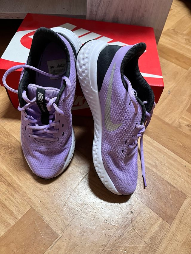 Zapatillas Nike Revolution Moradas Talla 36