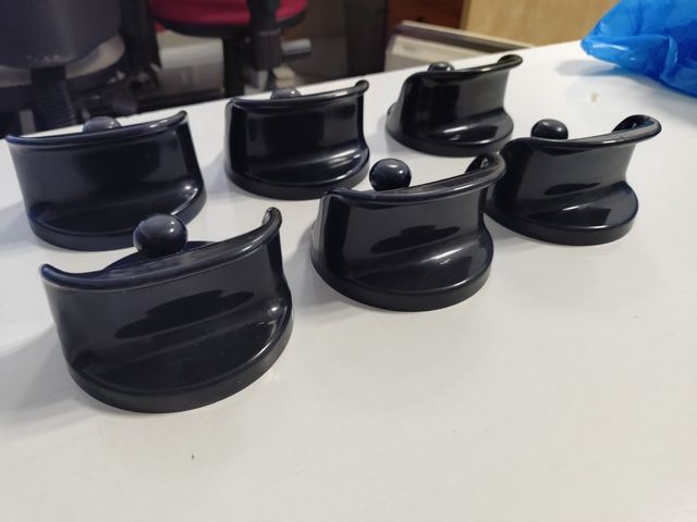 6 Percheros Kartell Olaf von Bohr Negros