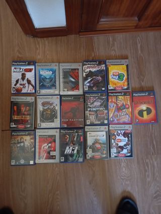 Lote 16 Juegos PS2 y mandos del Buzz