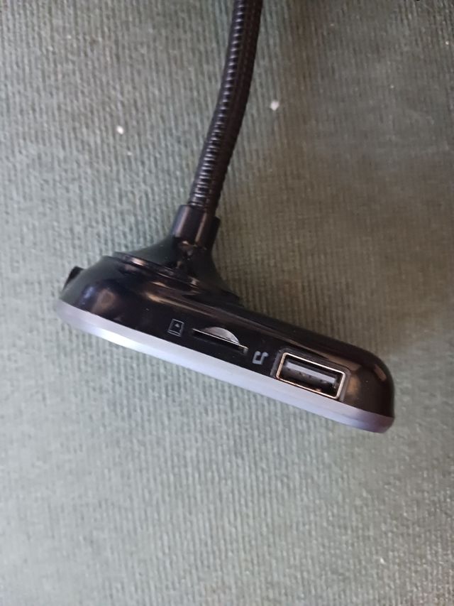 Vivavoce, caricabatterie e mp3 multifunzione per auto