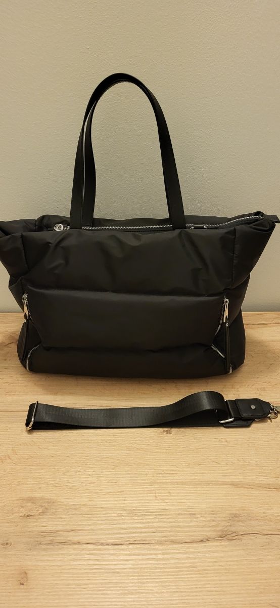 Bolso shopper acolchado negro Stradivarius
