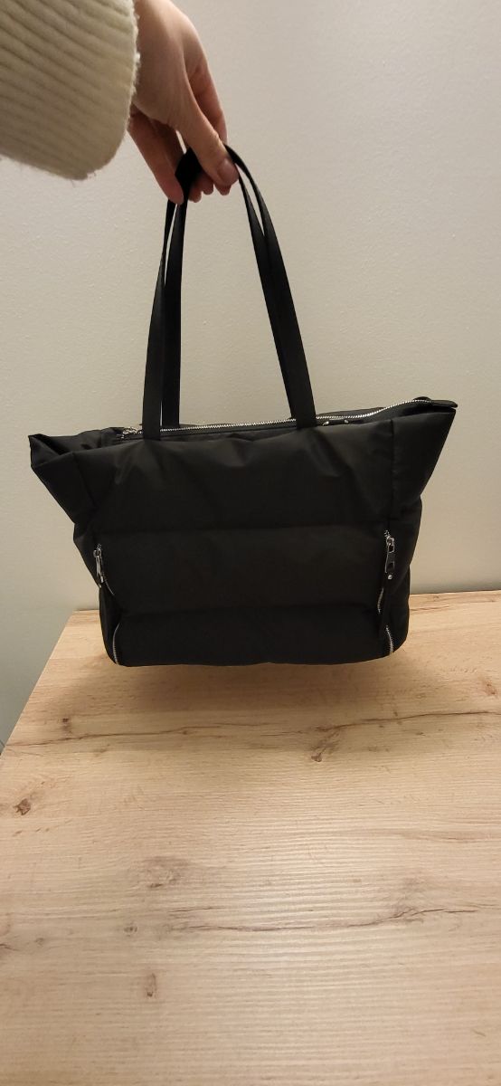 Bolso shopper acolchado negro Stradivarius