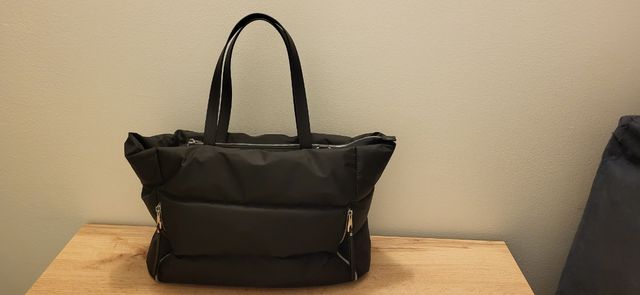Bolso shopper acolchado negro Stradivarius
