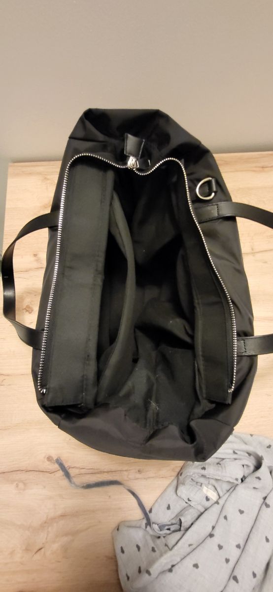 Bolso shopper acolchado negro Stradivarius