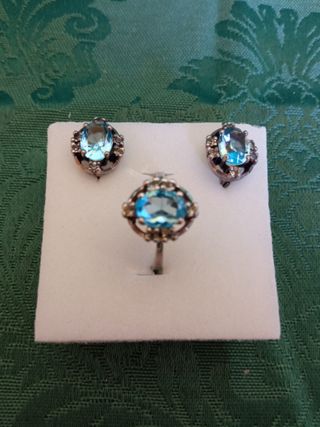 Conjunto Plata Ley Anillo y Pendientes. En persona