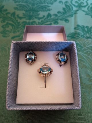 Conjunto Plata Ley Anillo y Pendientes. En persona