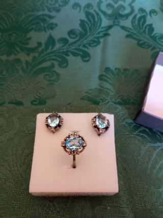 Conjunto Plata Ley Anillo y Pendientes. En persona
