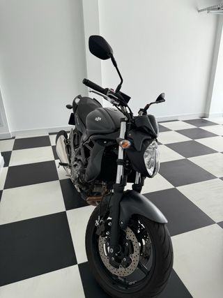 Suzuki Gladius