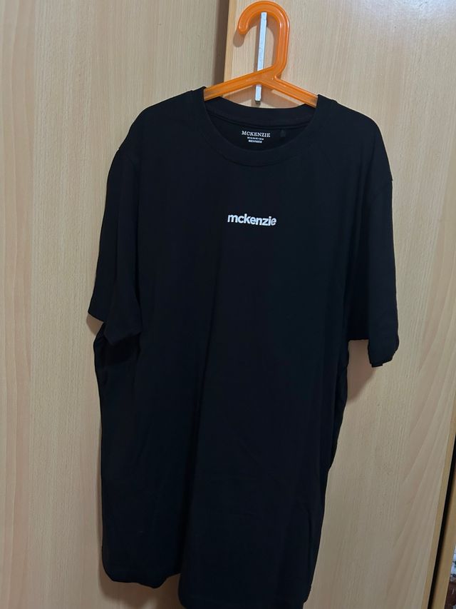 Camiseta Negra McKenzie