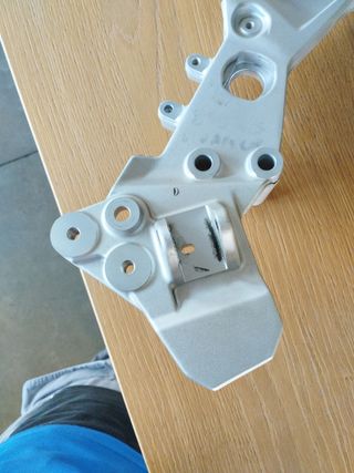 Soporte Estribo BMW F800GS/F850GS/F900GS Dcho