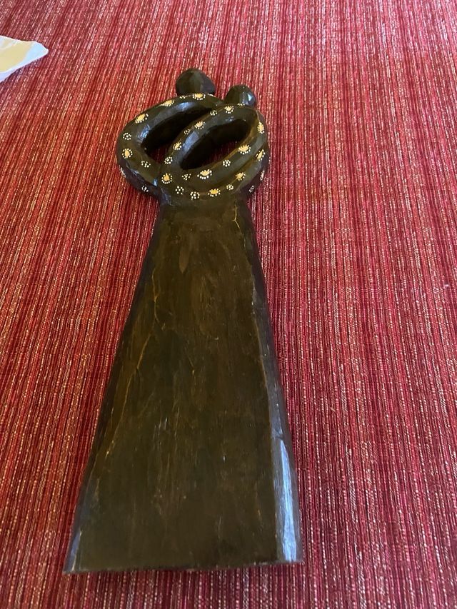 Statua etnica in legno