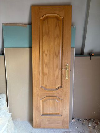 Puerta de madera de roble