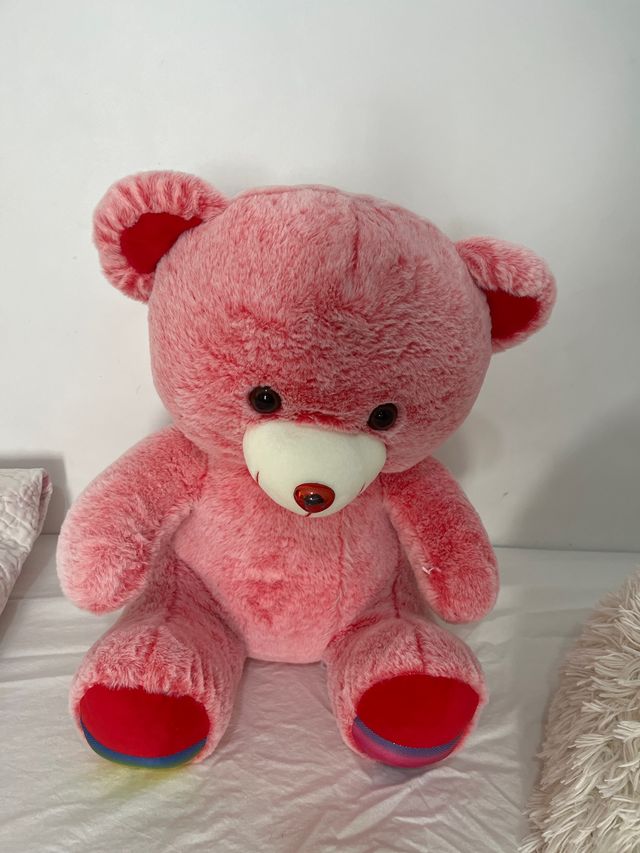 Oso de peluche rosa