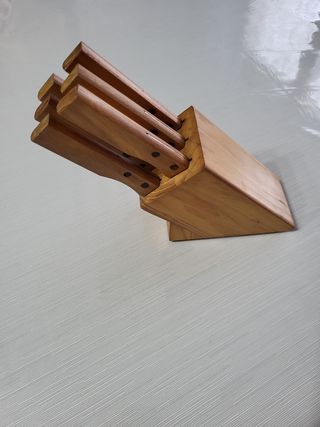 Ceppo portacoltelli in legno per 6 coltelli