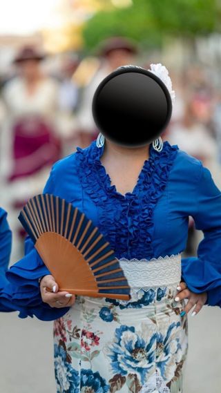 Traje de flamenca con accesorios