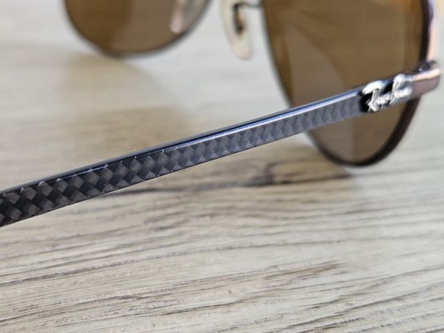 Occhiali da sole Ray-Ban RB8301 in fibra di carbonio