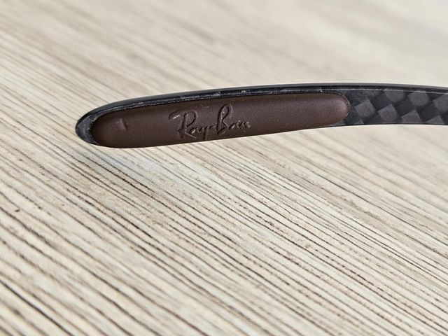 Occhiali da sole Ray-Ban RB8301 in fibra di carbonio