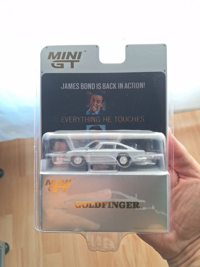 Aston Martin DB5 Goldfinger Mini GT 1:64