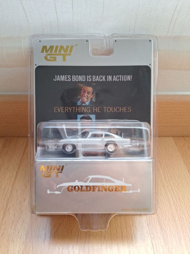 Aston Martin DB5 Goldfinger Mini GT 1:64
