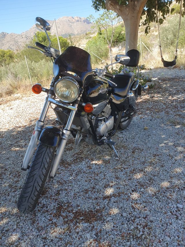 NEGOCIABLE!!! Kymco Venox 250cc - 7000km + REGALO