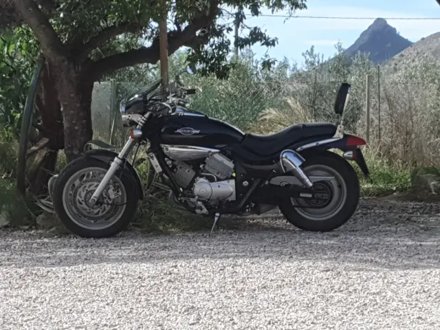 NEGOCIABLE!!! Kymco Venox 250cc - 7000km + REGALO