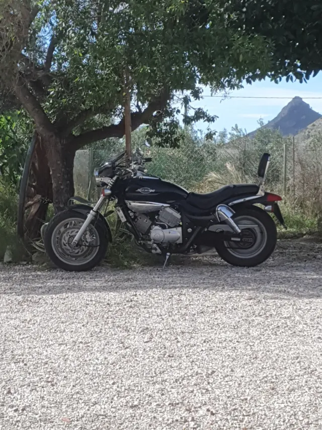 NEGOCIABLE!!! Kymco Venox 250cc - 7000km + REGALO