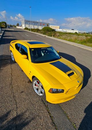 Dodge charger 2007 6.1 (con Glp)