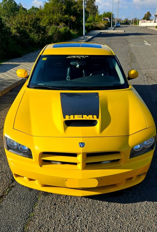 Dodge charger 2007 6.1 (con Glp)