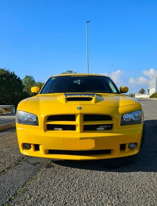 Dodge charger 2007 6.1 (con Glp)