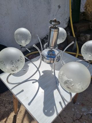 Lámpara de techo de cristal y metal