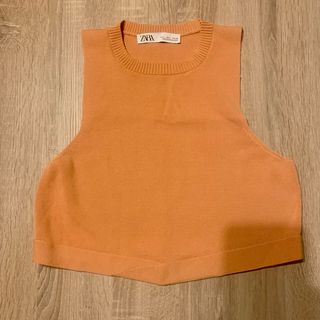 Top corto Zara color albaricoque Sin Mangas