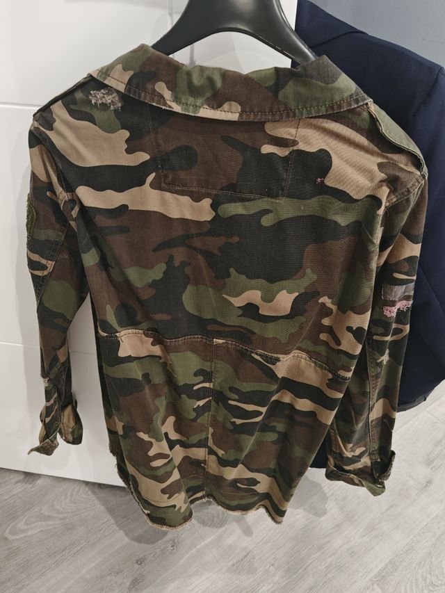 Camisa Bershka camuflaje S