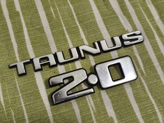 Insignias Ford Taunus 2.0