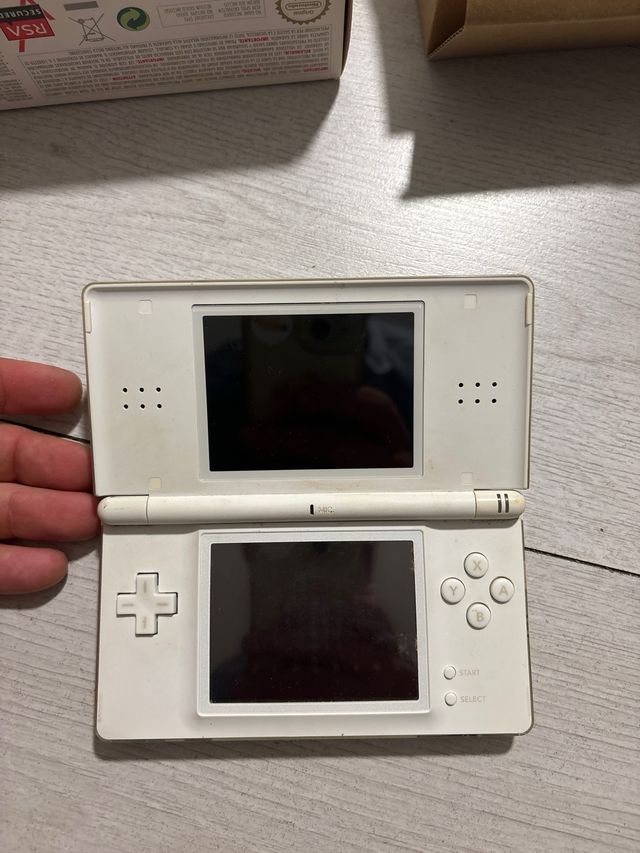 Nintendo DS Bianco con scatola e manuali