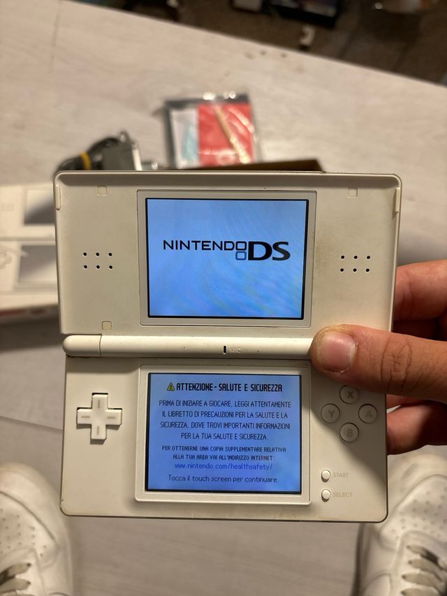 Nintendo DS Bianco con scatola e manuali