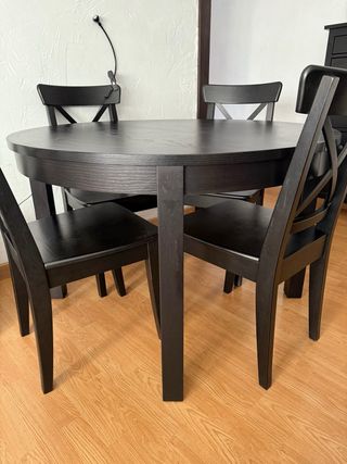 Mesa redonda y 4 sillas comedor Ikea. No envío.