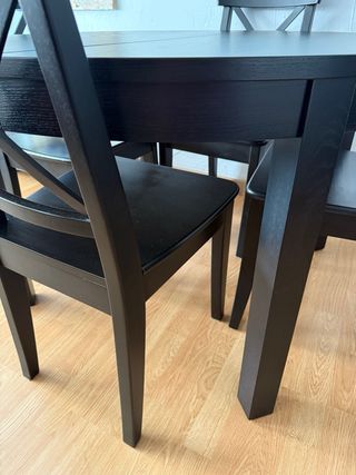 Mesa redonda y 4 sillas comedor Ikea. No envío.