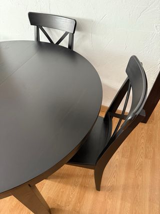 Mesa redonda y 4 sillas comedor Ikea. No envío.