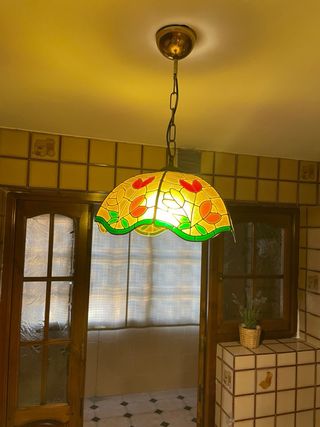 Lámpara decorativa de cristal emplomado

