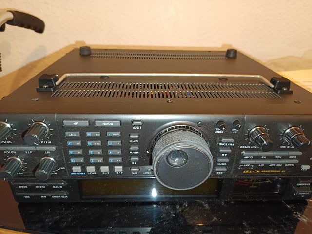 Emisora Icom IC-737 HF All Band Transceiver