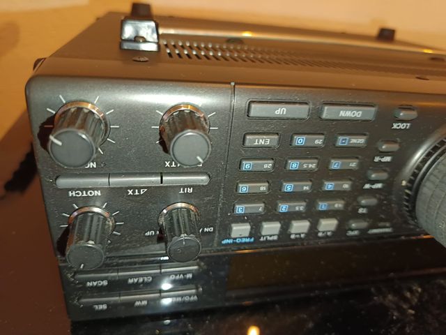 Emisora Icom IC-737 HF All Band Transceiver