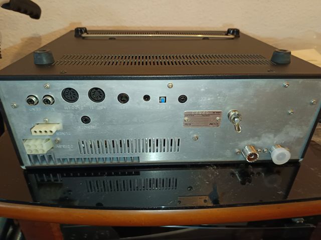Emisora Icom IC-737 HF All Band Transceiver