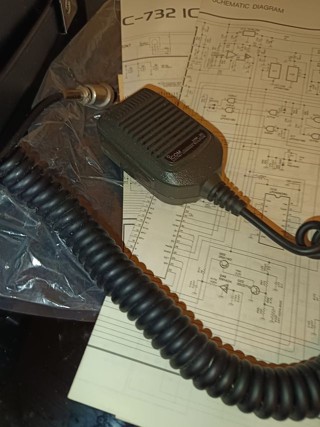 Emisora Icom IC-737 HF All Band Transceiver