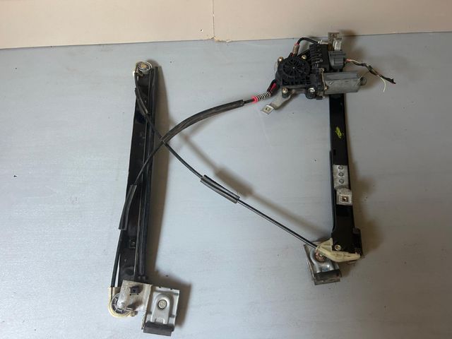 Elevalunas delantero derecho